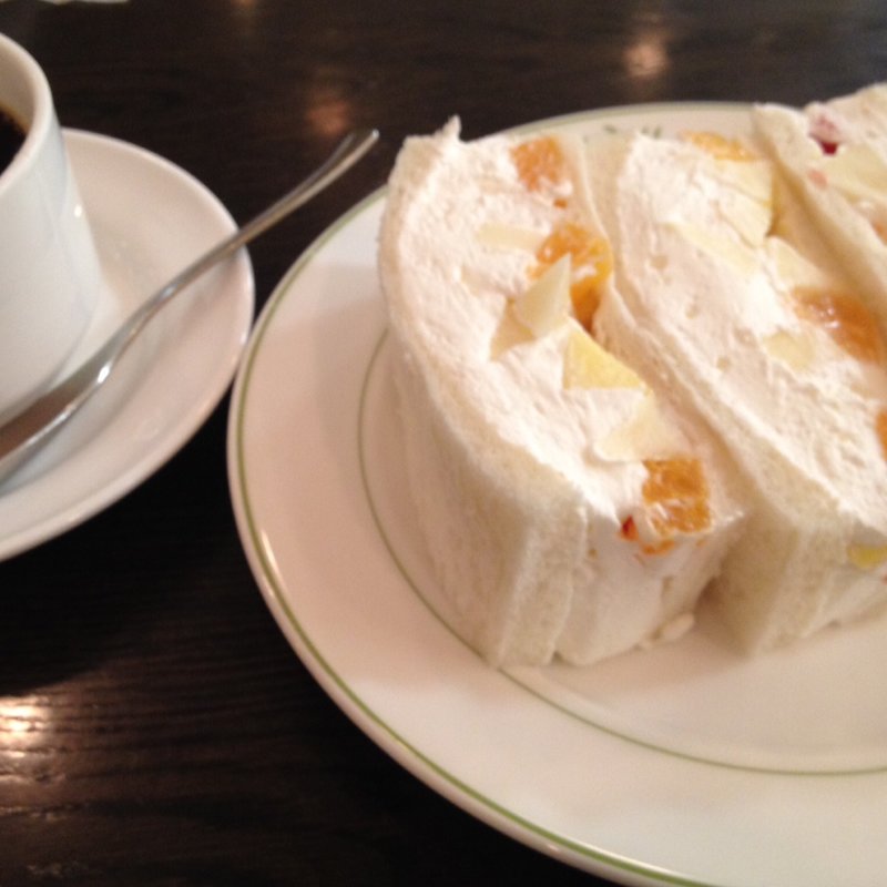 ハーフフルーツサンド(フルーツダイニング8010 since1976　宇都宮パルコ店)