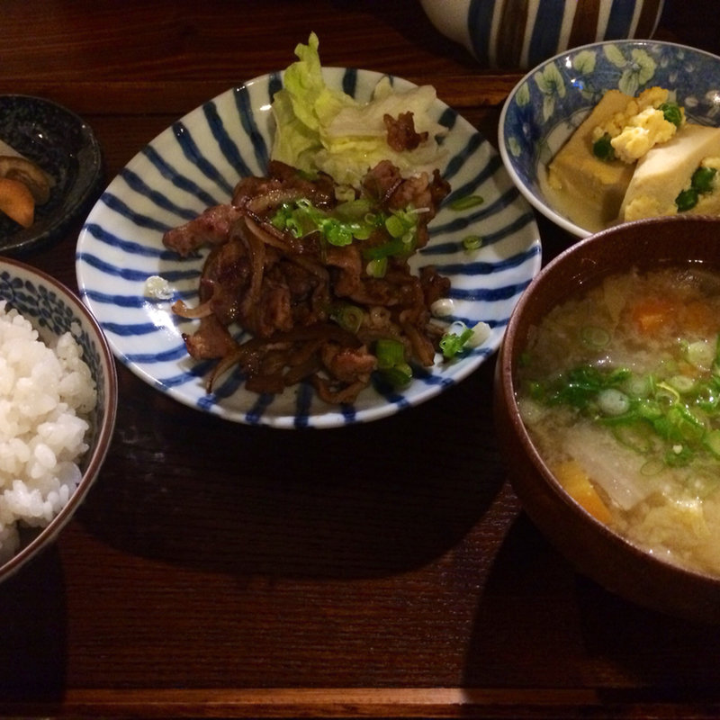 豚しょうが焼き定食(むすび食堂 )
