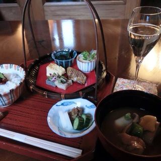 加賀割烹料理(レスキャリエ)