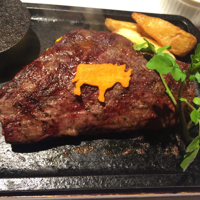  熟成和牛サイコロステーキコンビ 熟成和牛サイコロステーキコンビ	1,680円 ハンバーグステーキ1/4ポンドとサイコロステーキのコンビセット (ハンバーグ＆ステーキ 听 梅小路店 （ポンド）)