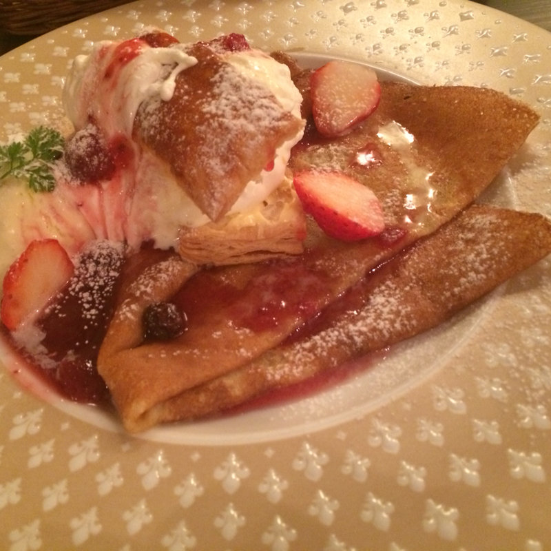 苺のミルフィーユクレープ(クレープリー・スタンド・シャンデレール)