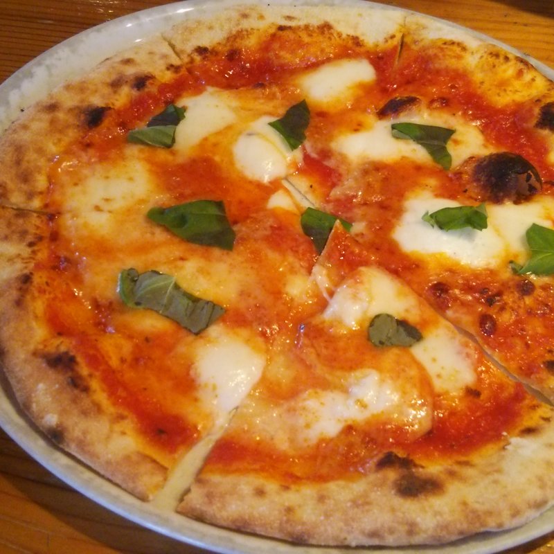 マルゲリータ(薪窯ピザ ドーノ)