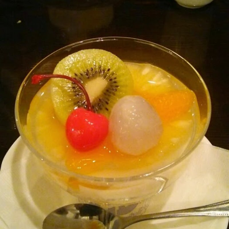 フルーツ杏仁豆腐(味の中華 羽衣 銀座本店)