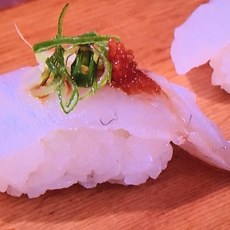 鯛(鮨処 利久 （すしどころ りきゅう）)