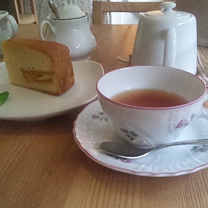 ケーキセット(紅茶専門店 Ｔｅａ Ｈｏｌｉｃ （ティー ホリック）)