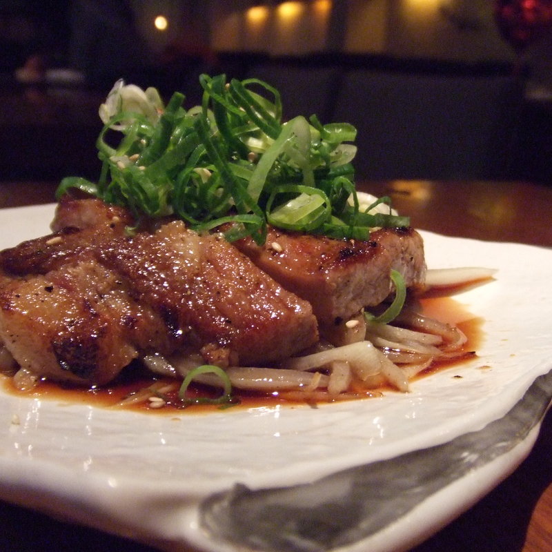 厚切りもち豚肩ロースのグリル (agio.iichan.chi （アージョ イイチャンチ 【旧店名】 iichan.chi）)