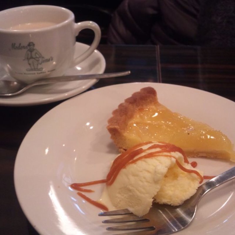 りんごのタルト(イタリアンバール　モダンタイムス （ITALIAN BAR MODERNTIMES）)