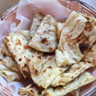 4種のナン(シャンティ)