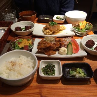 カスタムカフェ定食(atari CAFE＆DINING 渋谷 （アタリ カフェアンドダイニング）)