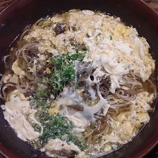 玉子とじ蕎麦(山商蕎麦店)