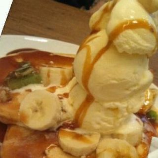 塩キャラメルとナッツのバナナ・パンケーキ(mog 京橋店 （モグ）)