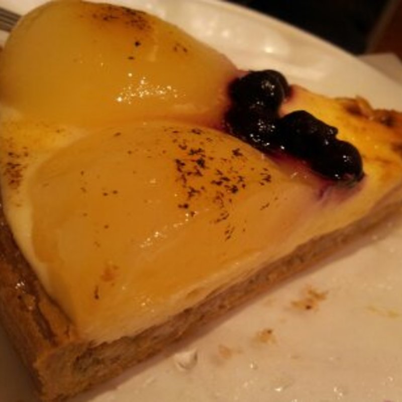 洋ナシとクリームチーズのタルト(キル フェ ボン グランメゾン銀座 （Qu'il fait bon）)