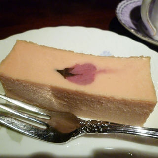 桜のレアチーズケーキ(皇琲亭)
