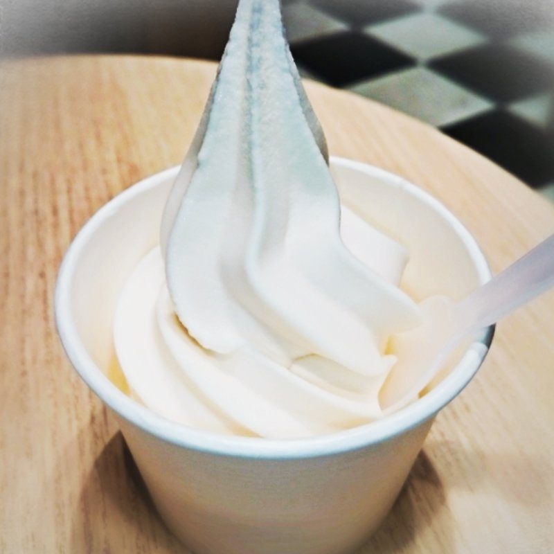 桃のソフトクリーム(のもの 上野店)