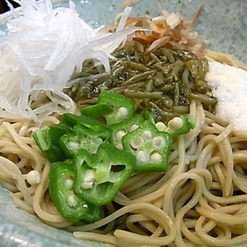 冷たいじゅんさいそば(長寿庵)