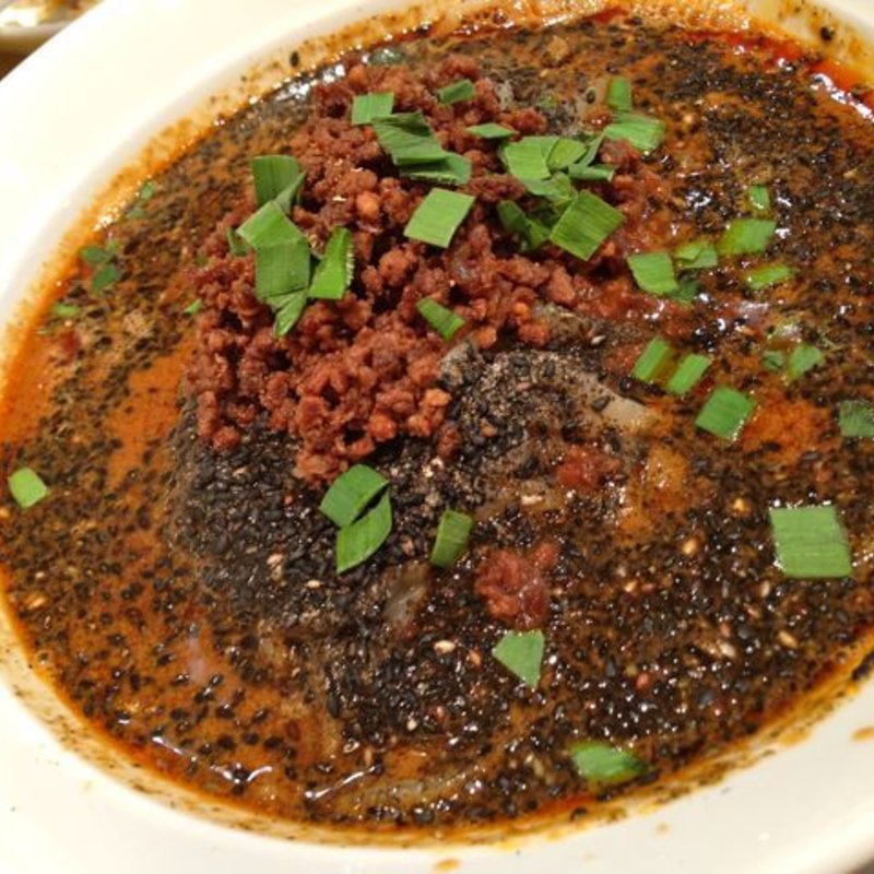 黒ごま担々麺(万豚記)