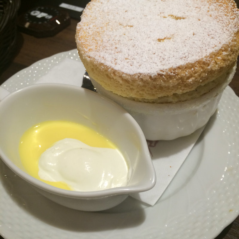 バニラのスフレ(星乃珈琲店 阪急三番街店)