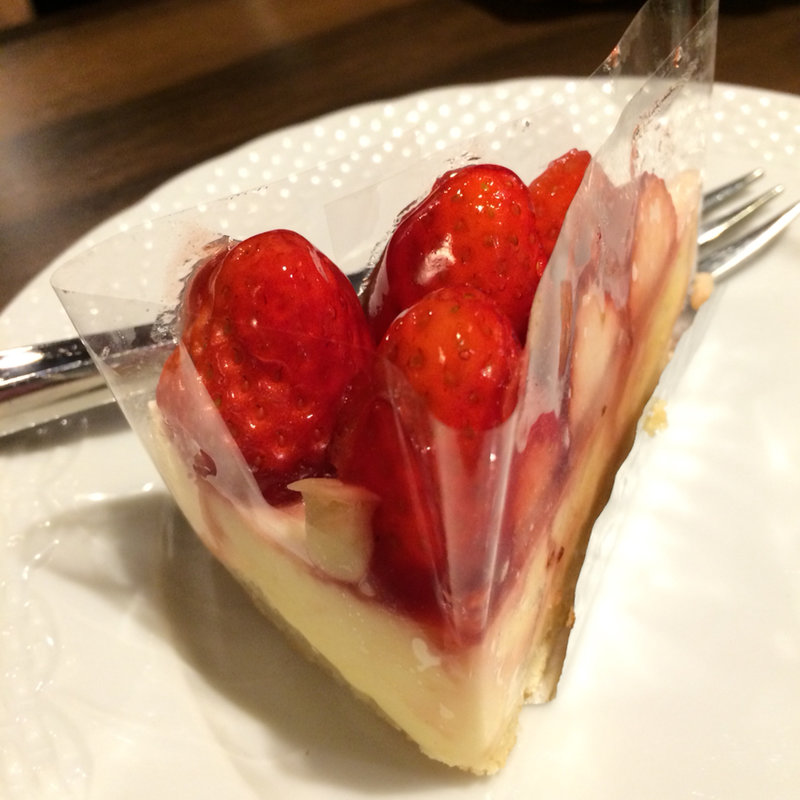 いちごのレアチーズケーキ(星乃珈琲店 阪急三番街店)