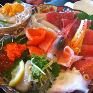 極上海鮮丼(魚啓 （うおけい）)