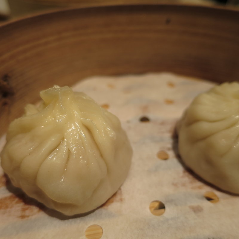 肉汁あふれる小籠包(ディムジョイ)