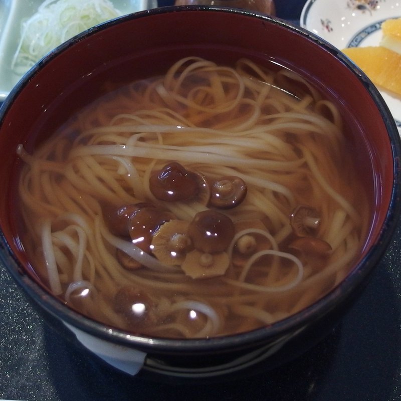 稲庭うどん(秋の宮山荘レストラン「もみじ」)