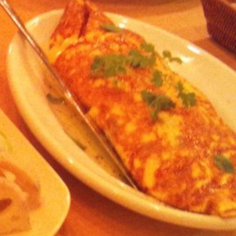 アボカドとチーズとスパムのオムレツ(アボカフェ)