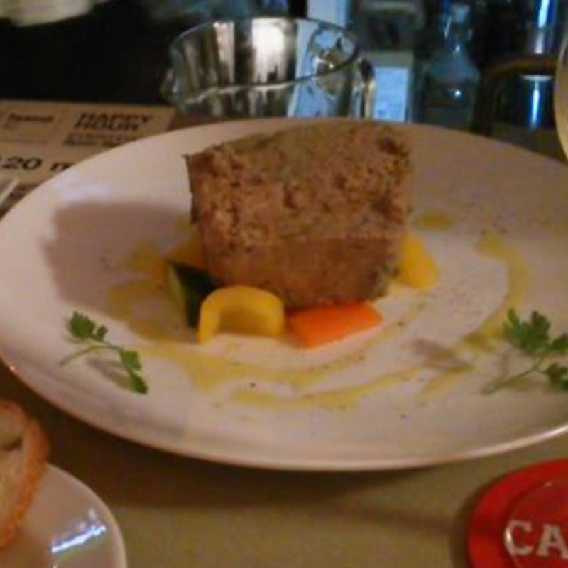 パテ・ド・カンパーニュ～イチジクとレーズンのアクセント(ダイニングバー"humo" sound by ghetto浅草橋)