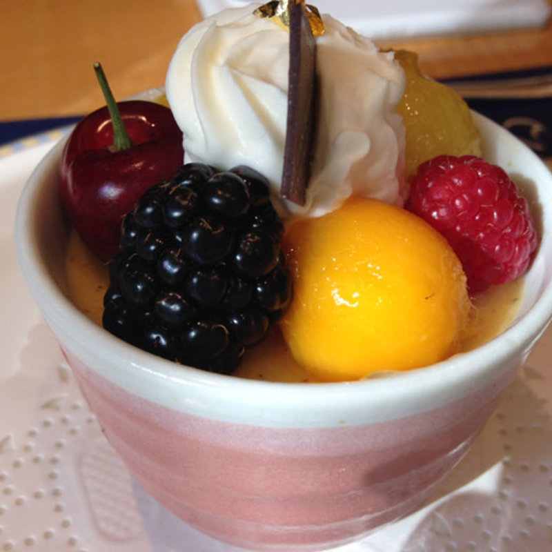 プリンのフルーツ添え(ガーデンキッチン「かるめら」)