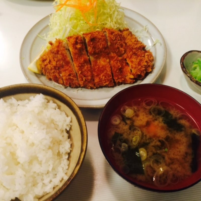 豚かつ定食(とんかつさんきゅう)