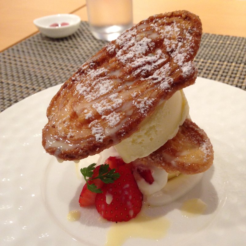 うなぎパイのミルフィーユ仕立て(BAKERY CAFE 426 OMOTESANDO)