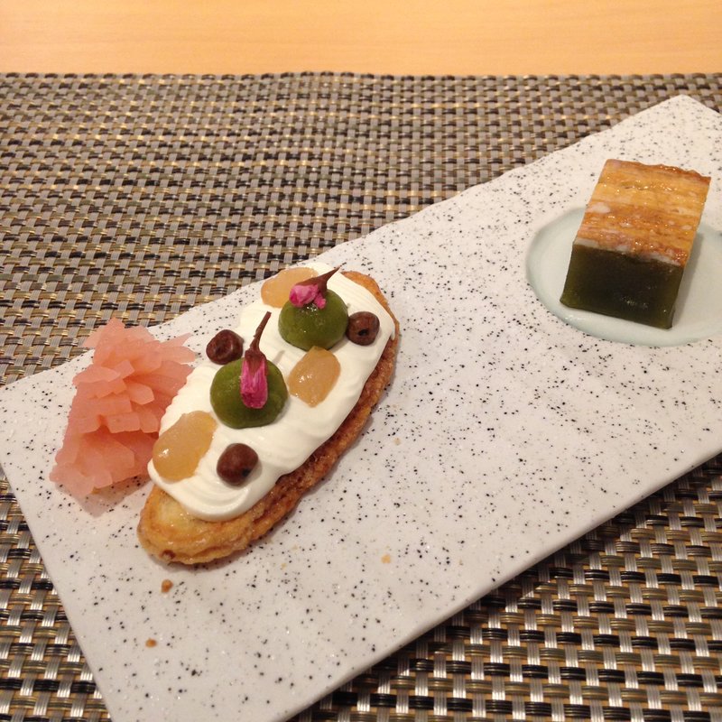 うなぎパイ羊羹仕立てと桜薫るうなぎパイミニ(BAKERY CAFE 426 OMOTESANDO)