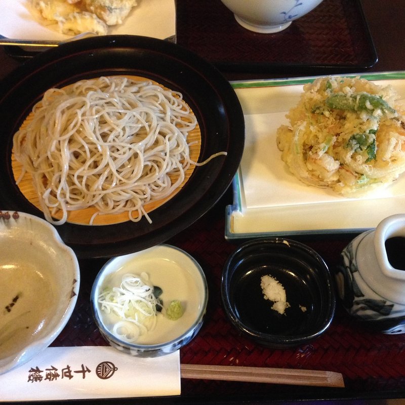 季節の月替わりそば(千世倭樓 そば　美蔵 （チョウワロウ ソバ　ミクラ）)