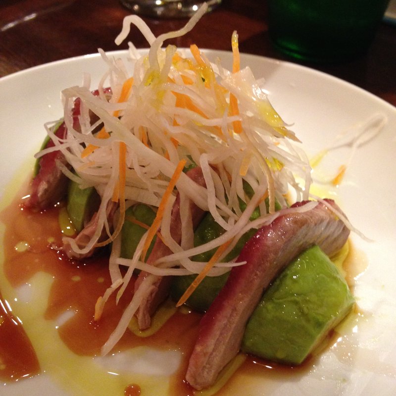 マグロとアボガドのミルフィーユ仕立て(パスタ&ピッツァ ワインバー ヨロ WINE BAR YOLO)