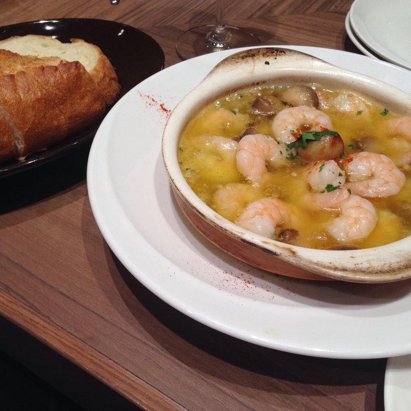 海老とマッシュルームのアヒージョ(俺のイタリアン 東京)