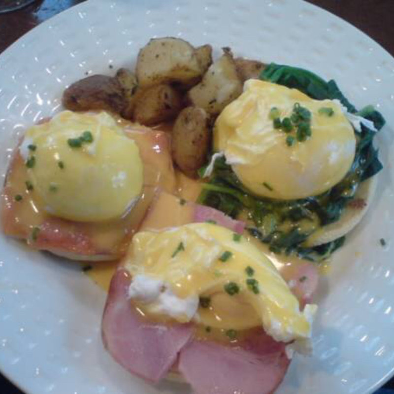 エッグベネディクト(GOOD HONEST GRUB)