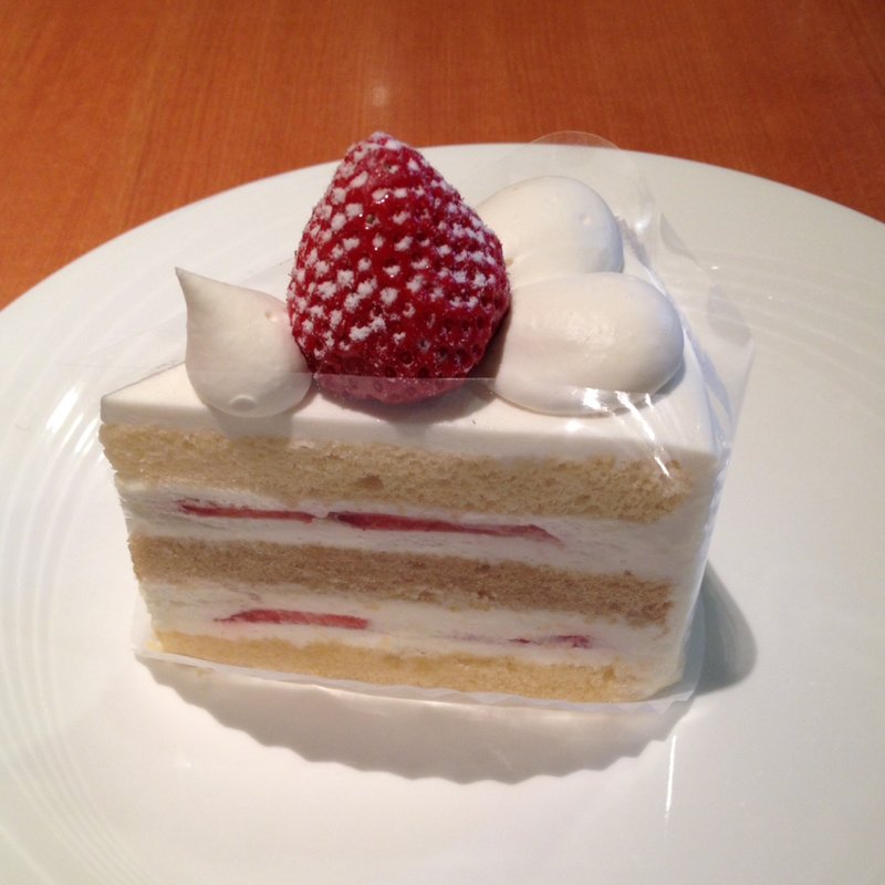 スーパーショートケーキ(ピエール・エルメ・パリ ホテルニューオータニ店)