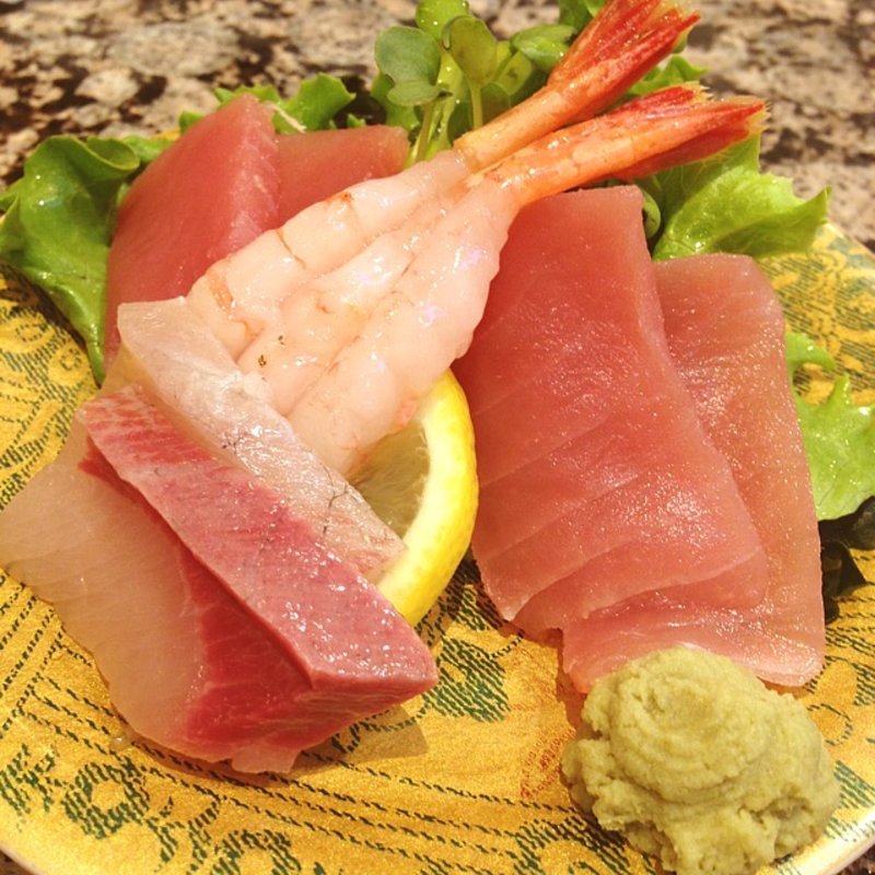 刺身三点盛り(回転寿司みさき 三軒茶屋東急ストア店)