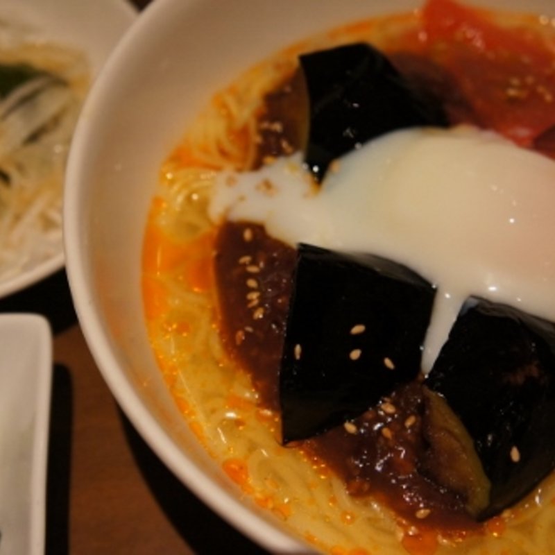 ジャージャー麺と小籠包のセット(龍福小籠堂 NU茶屋町店)