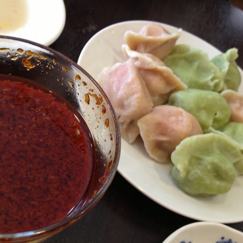 セロリ水餃子と桃肌水餃子のかわり水餃子(山東　新館 )