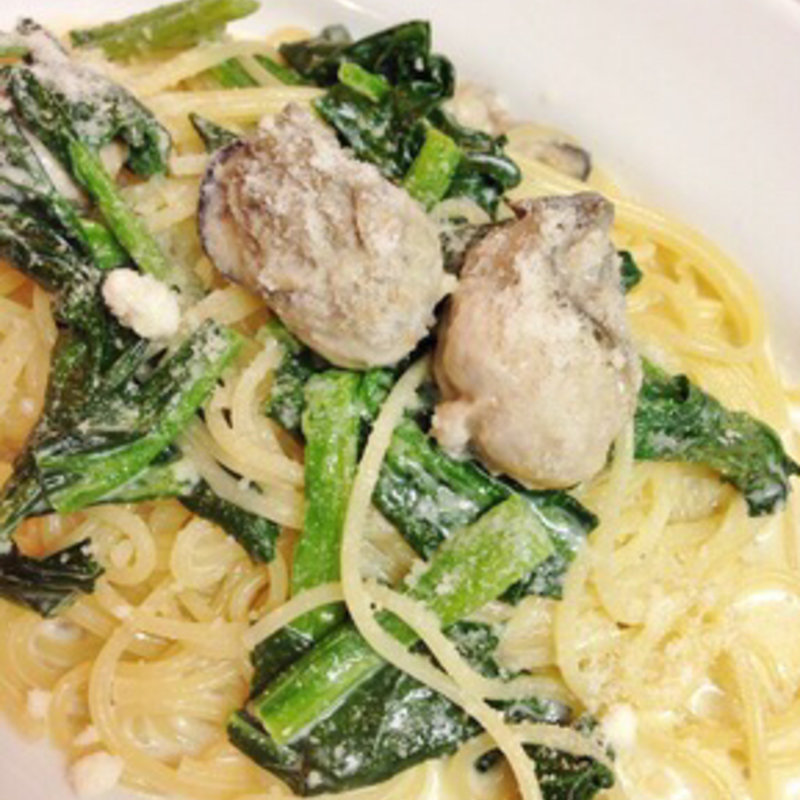 牡蠣とほうれん草のクリームスパゲッティ(イタリア倶楽部)