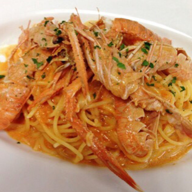 スカンピのトマトクリームスパゲッティ(イタリア倶楽部)