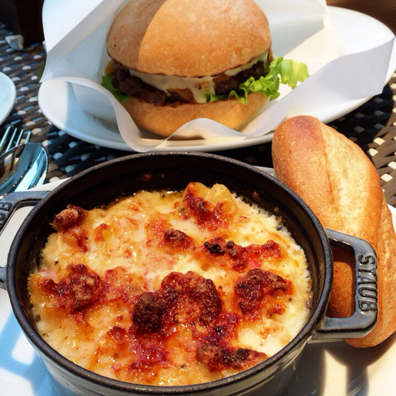 オマールエビとトリュフのマカロニチーズグラタン(バケット付き)(BeBu （ビブ）)