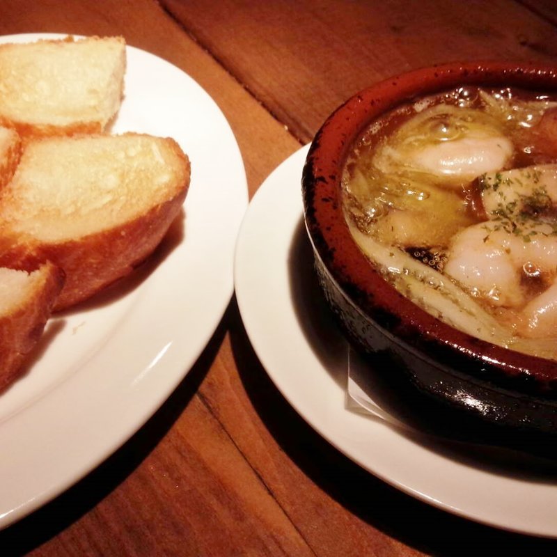 海老とマッシュルームのアヒージョ(BEER & GRILL Spicarbo)