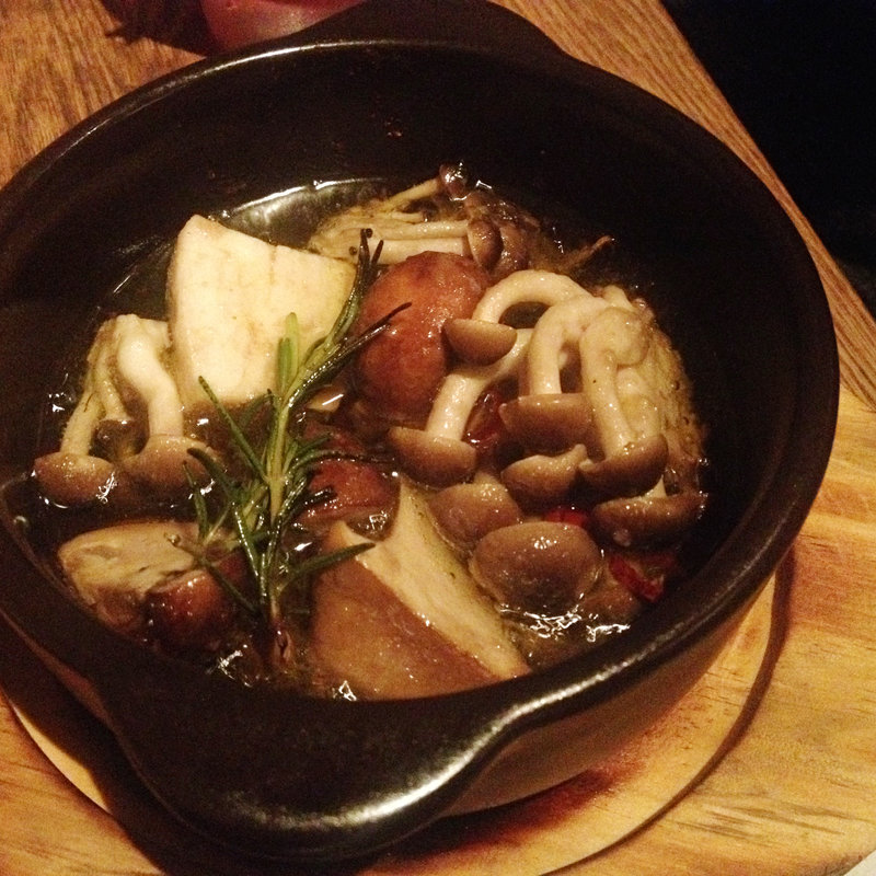 たっぷりキノコのアヒージョ(なっぱsun 蒲田店)