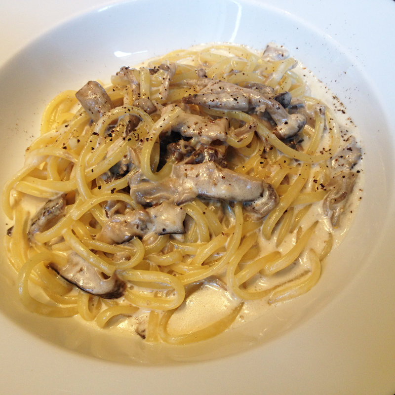 きの子のクリームパスタ　アンチョビ風味(欧風小皿料理 沢村 丸の内)