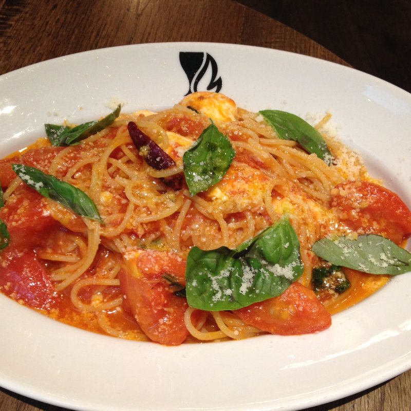 トマトとバジルとモッツアレラのパスタ(AW ・ELEMENTS （エーダブリューエレメンツ）)