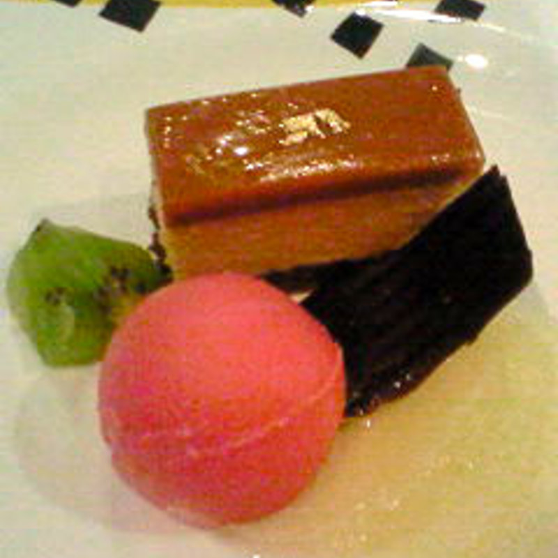 アニバーサリープレート85(（株）東京會舘　銀座スカイラウンジ)