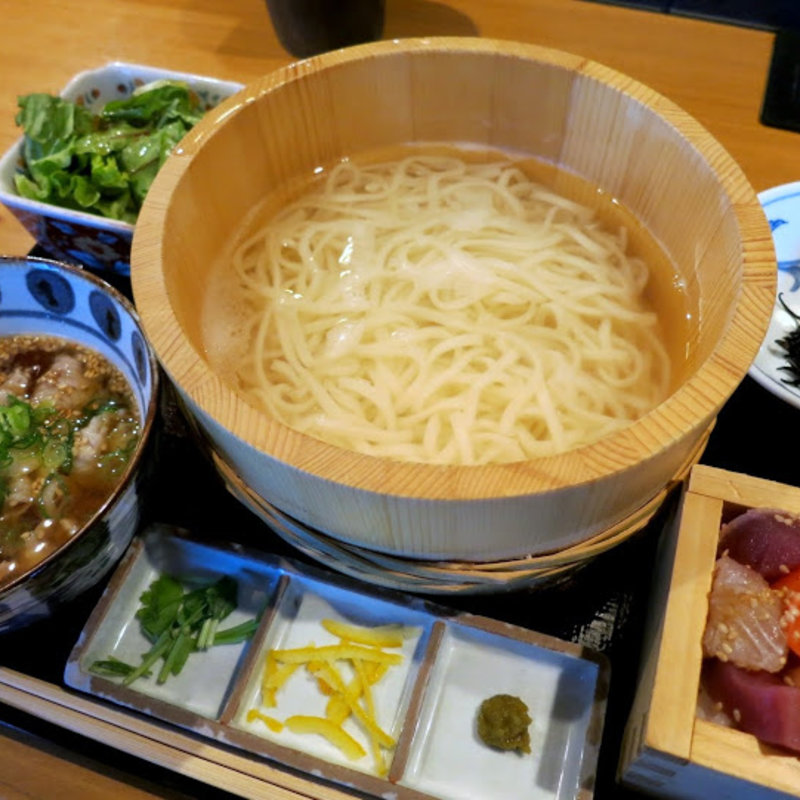 岩中豚 釜あげうどん　ミニちらし付き(ぬる燗佐藤 六本木本店)