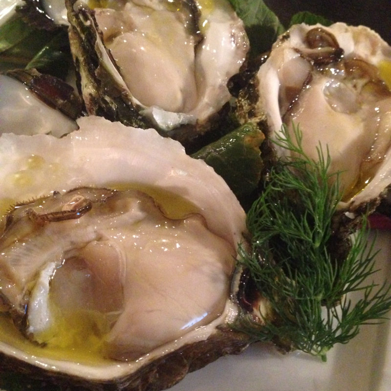 岩牡蠣3ピース(貝殻荘 神楽坂本店)