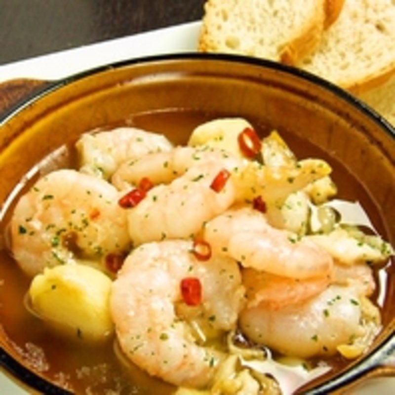 海老のアヒージョ(下町ばる　GABURI)